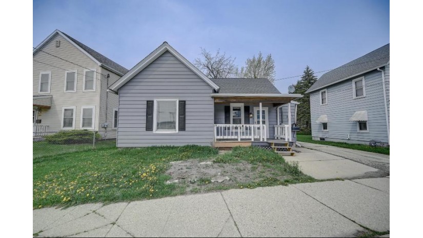 834 Niagara St Waukesha, WI 53186 by eXp Realty $159,500