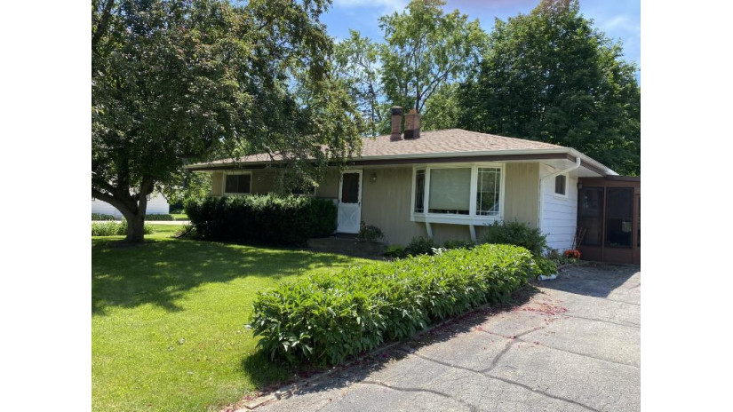 8771 S 83rd St Franklin, WI 53132 by Keller Williams Realty-Milwaukee North Shore $289,000