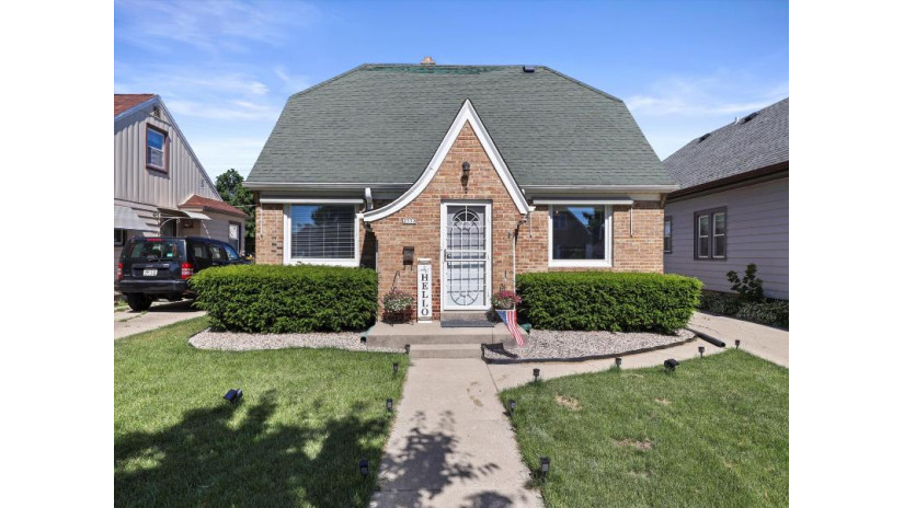 2332 S 98th St West Allis, WI 53227 by HomeWire Realty $244,900