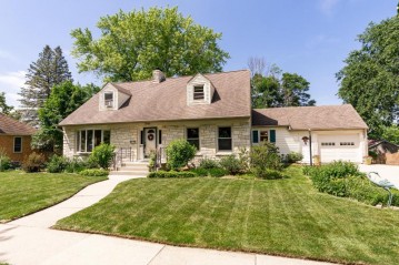 916 Harvey Ave, Watertown, WI 53094