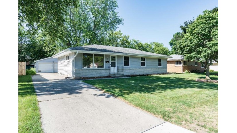 N92W17113 Roger Ave Menomonee Falls, WI 53051 by Rock Realty $299,900