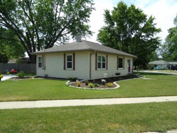 N85W16685 Ann Ave, Menomonee Falls, WI 53051-3004