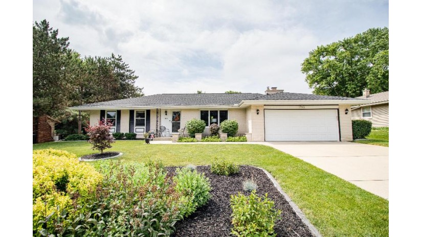15075 W Fenway Dr New Berlin, WI 53151 by Capital Crown Realty, Inc. $374,900