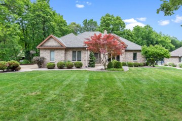 13110 W Forest Dr, New Berlin, WI 53151-2622