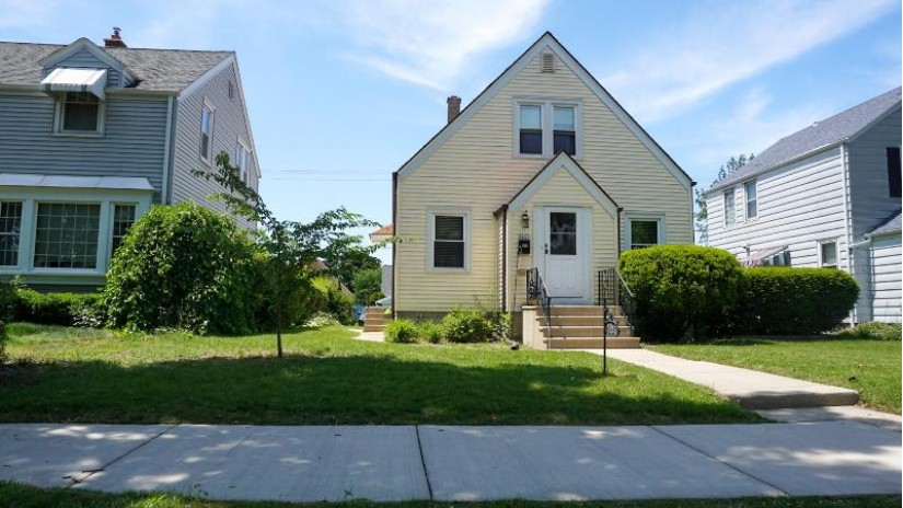 3245 S 25th St Milwaukee, WI 53215 by Talavera Gonzalez Realty $199,900