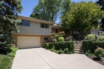 4066 Menomonee River Pkwy, Wauwatosa, WI 53222-1133