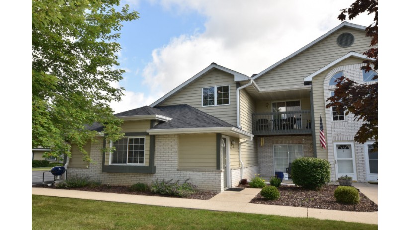 W240N2510 E Parkway Meadow Cir 8 Pewaukee, WI 53072 by Shorewest Realtors $219,900