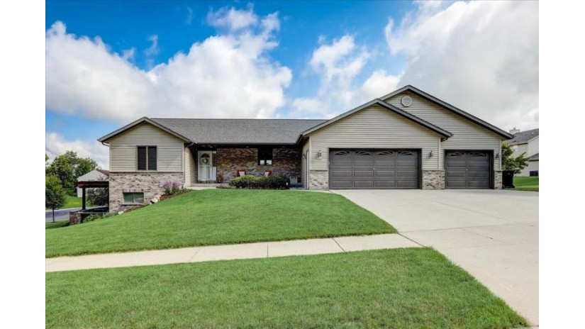 1042 Woods Edge Dr Hartford, WI 53027 by Dunne Commercial Properties, LLC $409,900