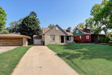 645 Lake Dr, Random Lake, WI 53075