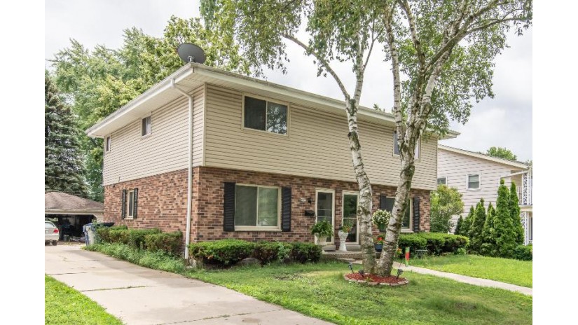 9507 W Morgan Ave 9509 Milwaukee, WI 53228 by Victory Realty Elite $319,900