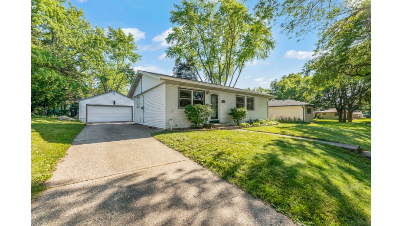 2019 Sherryl Ln Waukesha, WI 53188 by Shorewest Realtors $275,000