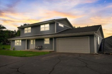 2893 Farview Dr, Polk, WI 53076-9712