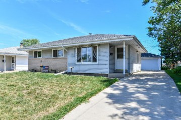 2701 Donna Ave, Racine, WI 53404-1815