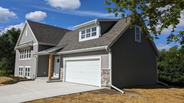 121 Vista Del Parco Rd, Sullivan, WI 53178-9688