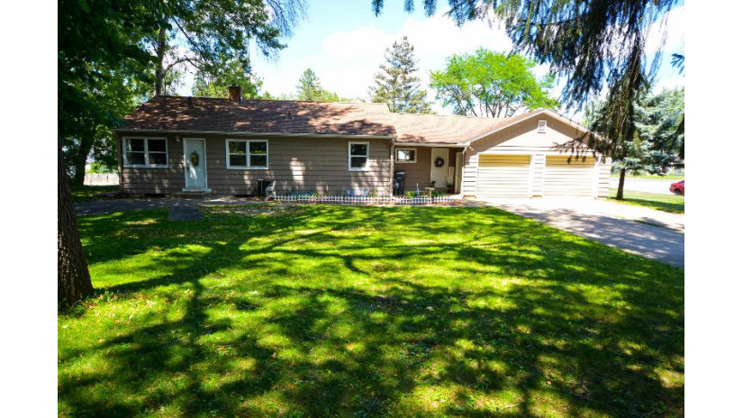 514 E Grant St Poynette, WI 53955 by Elements Realty LLC $219,900