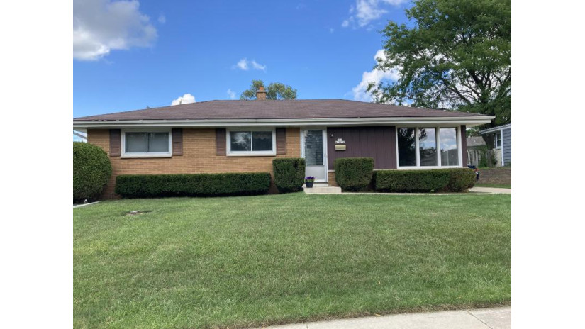 N83W15270 Manhattan Dr Menomonee Falls, WI 53051 by The Wisconsin Real Estate Group $259,900