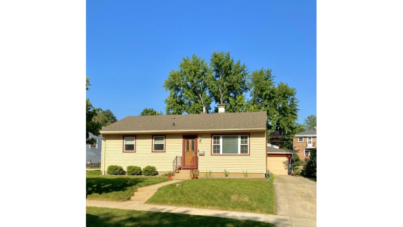 3422 N 99th St Milwaukee, WI 53222 by Froemming Realty LLC $194,500