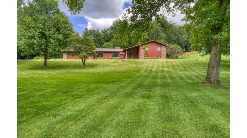 W6468 Schilling Rd Onalaska, WI 54650 by United Country Midwest Lifestyle Properties LLC $429,900