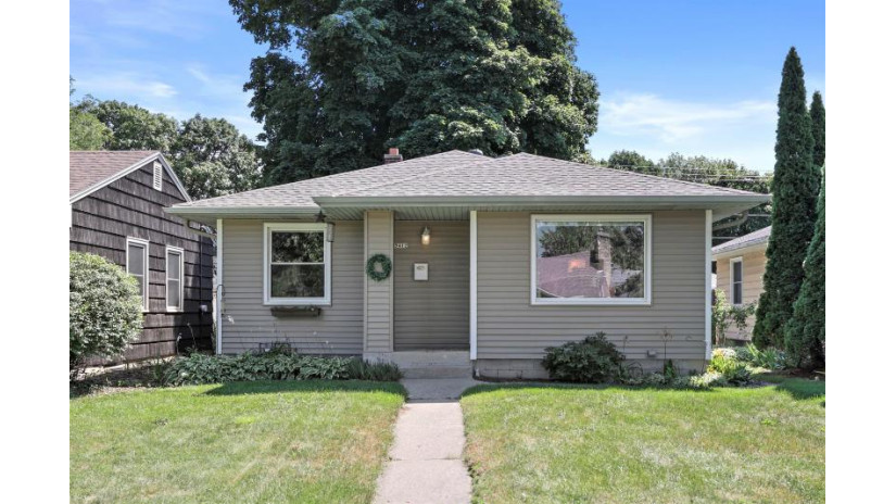 5412 N Lydell Ave Whitefish Bay, WI 53217 by Berkshire Hathaway Metro Lakes $289,000