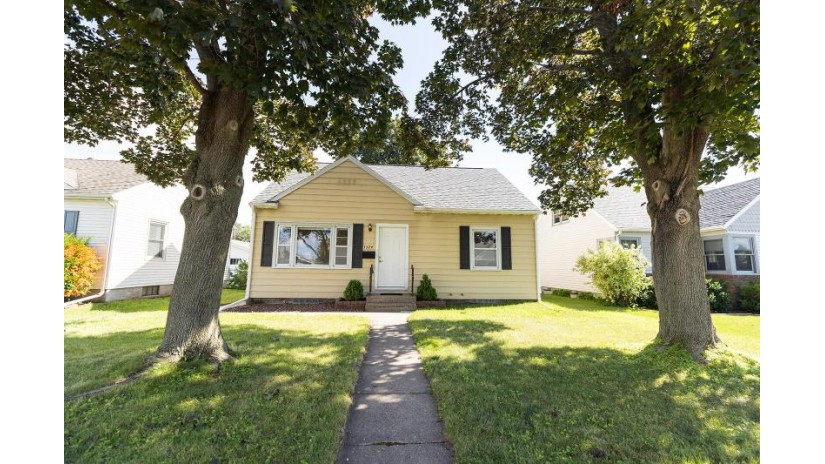 1324 Hyde Ave La Crosse, WI 54601 by eXp Realty LLC $174,900