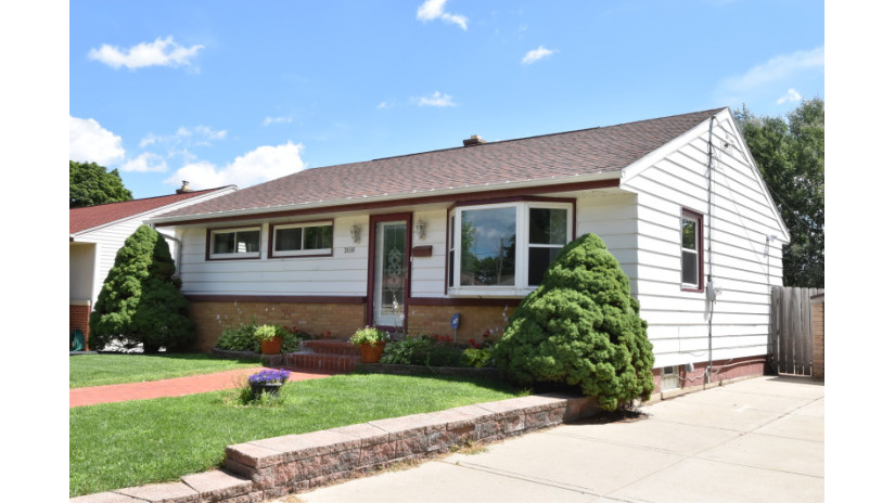 3616 S 82nd St Milwaukee, WI 53220 by Shorewest Realtors $195,000