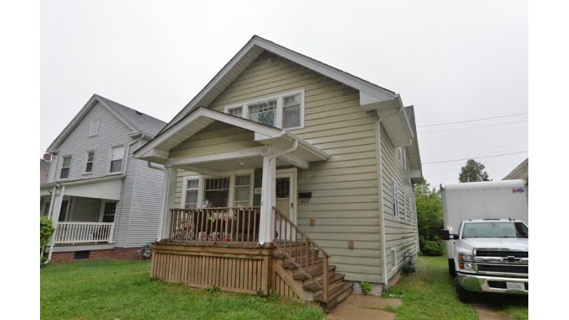 1732 Deane Blvd Racine, WI 53405 by Shorewest Realtors $155,000