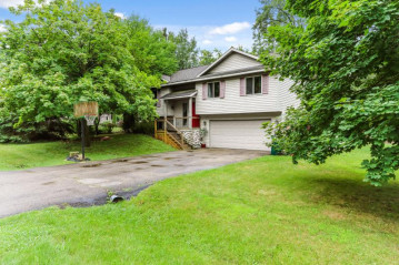 N1155 Walworth St, Bloomfield, WI 53128