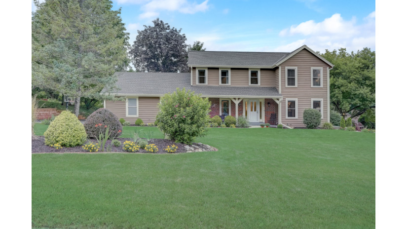 1255 Hawthorne Ridge Dr Brookfield, WI 53045 by Shorewest Realtors $499,900