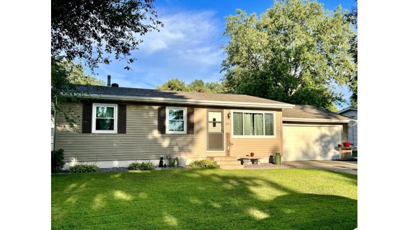 1517 Viking Ave Holmen, WI 54636 by Century 21 Affiliated $239,500