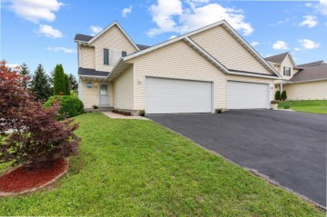 1108 Autumn Dr, West Bend, WI 53090-5463