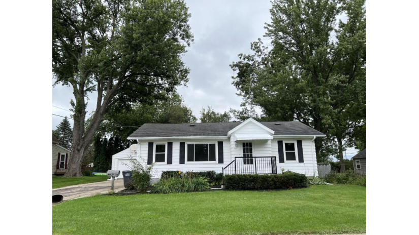 637 Fuller St Columbus, WI 53925 by Reign Realty $269,999