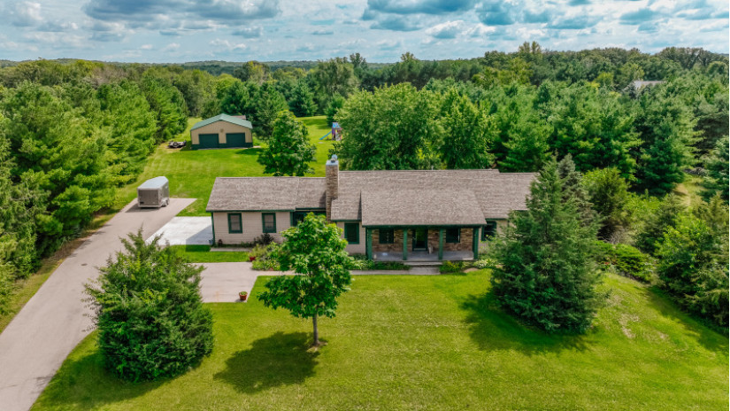 W6653 Bluff Rd La Grange, WI 53190 by Shorewest Realtors $424,900