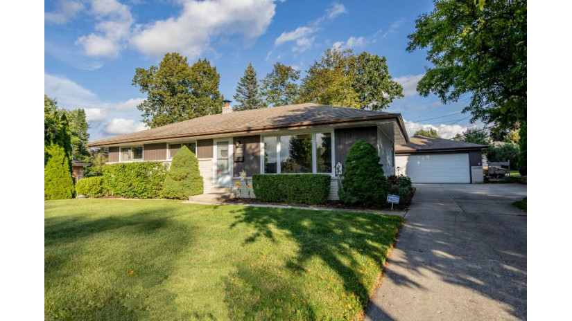 W148N8252 Albert Pl Menomonee Falls, WI 53051 by First Weber Inc - Menomonee Falls $265,000