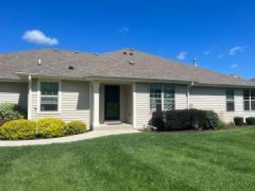 475 Woodfield Cir, Waterford, WI 53185-0000