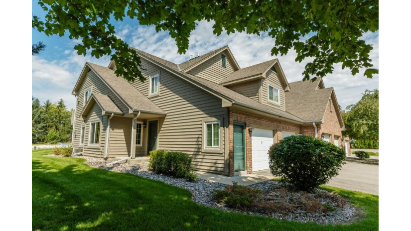 18750 Brookfield Lake Dr 25 Brookfield, WI 53045 by Firefly Real Estate, LLC $259,900