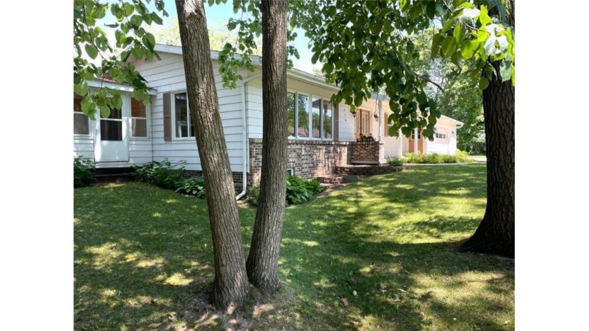 450 Oak Street Barron, WI 54812 by Edina Realty, Inc. - Spooner $189,900