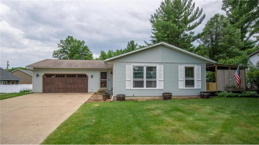 4035 Clay Street Eau Claire, WI 54701 by Re/Max Affiliates $333,000