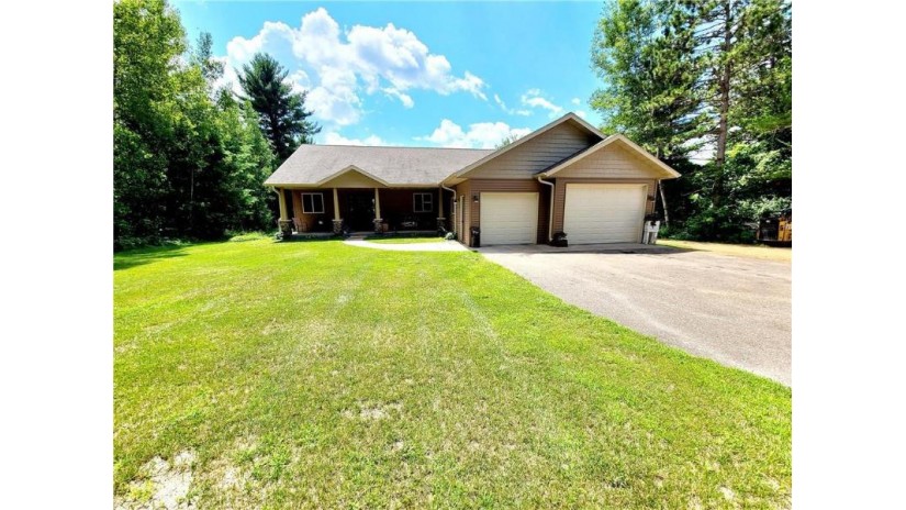 8809 Burnell Drive Eau Claire, WI 54703 by C21 Affiliated $525,000