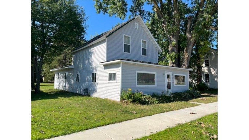 118 3rd Avenue Shell Lake, WI 54871 by Coldwell Banker Realty Shell Lake $135,000
