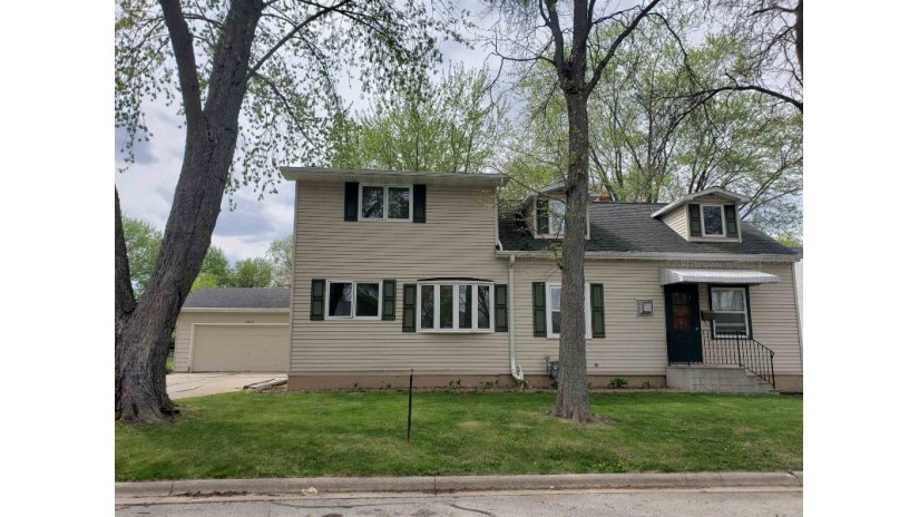 1410 Clark Street Allouez, WI 54301 by LaCount Realty & Auction $187,900