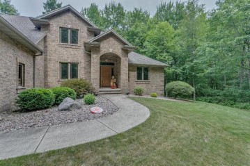 5946 Wood Brook Circle, Little Suamico, WI 54141-9377