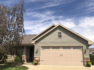 152 E Clearwater Court, Appleton, WI 54913