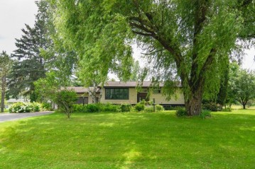 1913 Wildwood Drive, Suamico, WI 54173