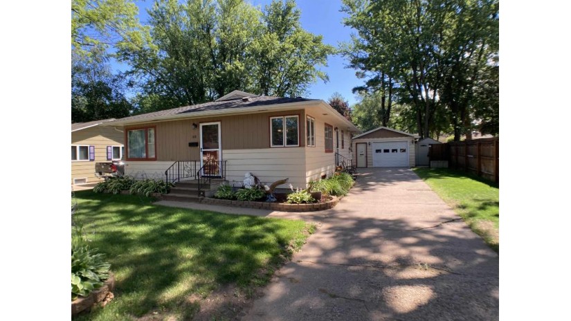 1140 S Cleveland Street Shawano, WI 54166 by Full House Realty, LLC - PREF: 715-304-8644 $155,000