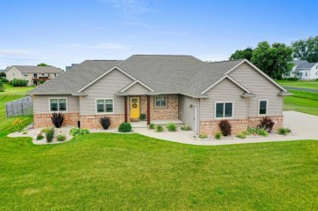 N1295 South Creek Drive, Greenville, WI 54942