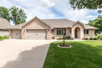 235 Swiss Meadow Lane, Green Bay, WI 54302-5252