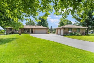 1611 Sand Acres Drive, Lawrence, WI 54115-9523