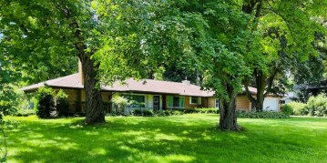 E5881 E Clark Street, Weyauwega, WI 54983