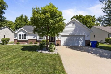 77 Penbrook Circle, Appleton, WI 54913-6857