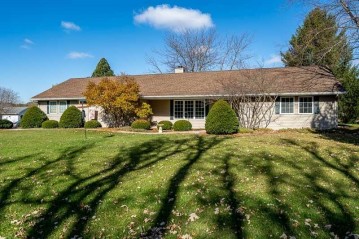 535 Danielson Dr, Darien, WI 53114